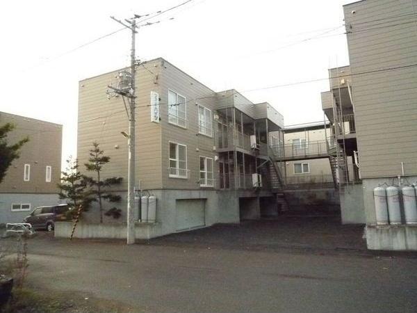 札幌市白石区栄通１６丁目のアパート