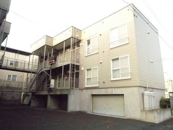 札幌市白石区栄通１６丁目のアパート