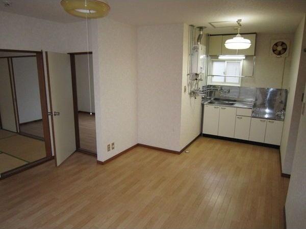 札幌市白石区栄通１６丁目のアパート