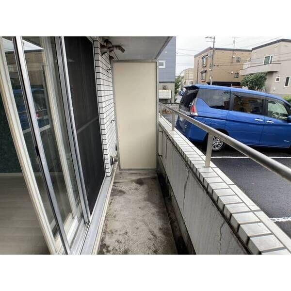 クレール・フランセ・エストゥ
