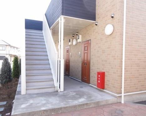 小田原市上新田のアパート(エントランス)