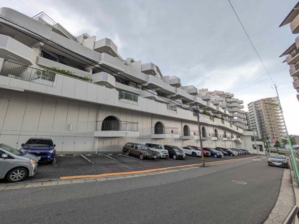 名古屋市千種区揚羽町１丁目のマンション
