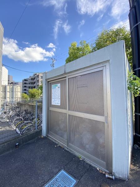 豊田市小坂本町３丁目のマンション