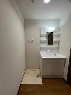 ラトナ東口ビル　702
