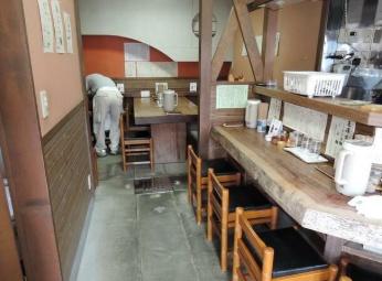 稲城市大丸の店舗（建物一部）