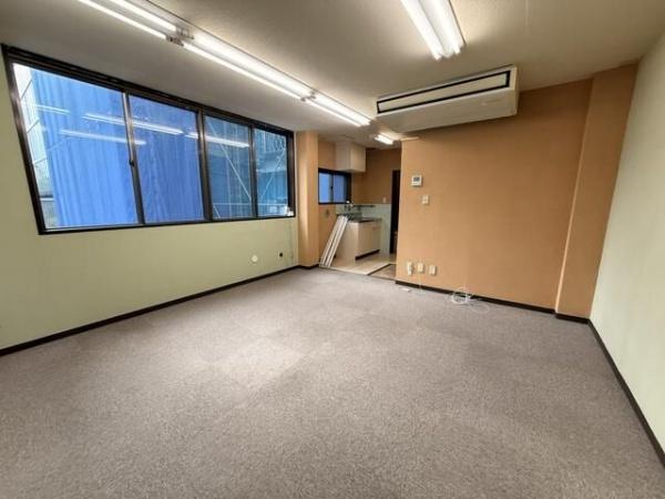 千代田区神田駿河台２丁目の店舗・事務所