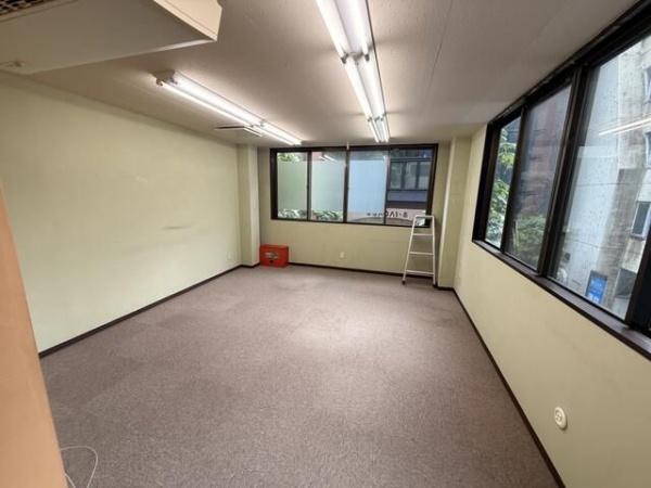 千代田区神田駿河台２丁目の店舗・事務所