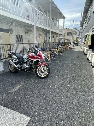 横浜市鶴見区市場西中町のアパート