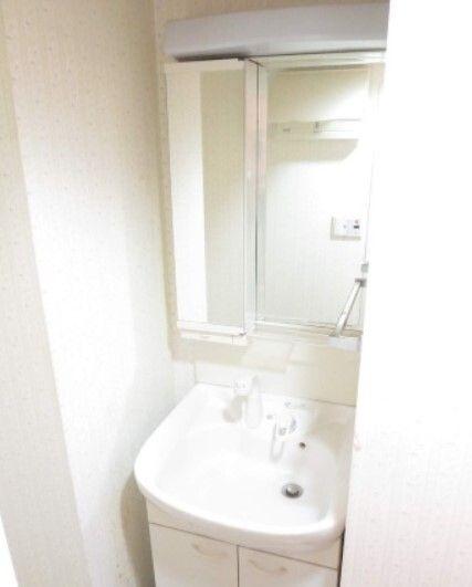 グリフィン新横浜・伍番館
