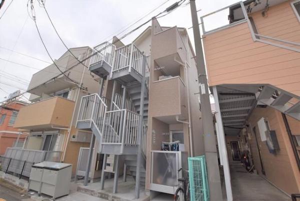 横浜市南区永田東２丁目のアパート