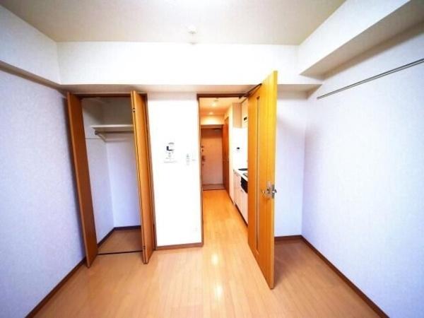 グリフィン新横浜・七番館