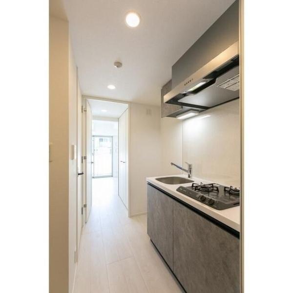 Ｃｒａｎｅ　Ｃｏｕｒｔ　Ｔｓｕｒｕｍｉ