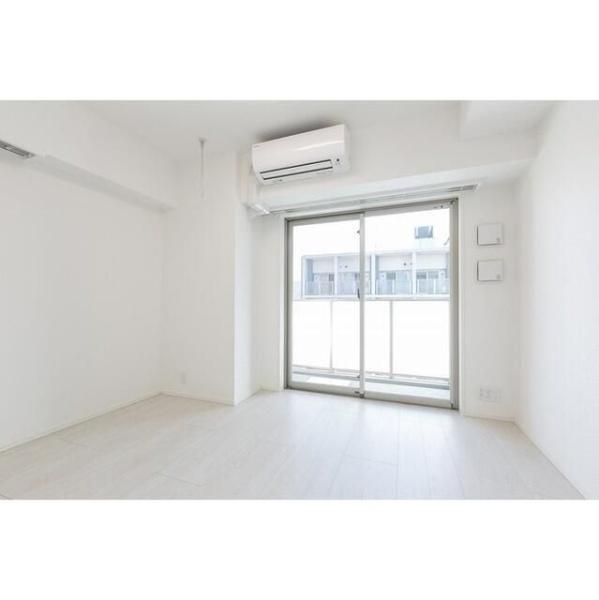 Ｃｒａｎｅ　Ｃｏｕｒｔ　Ｔｓｕｒｕｍｉ
