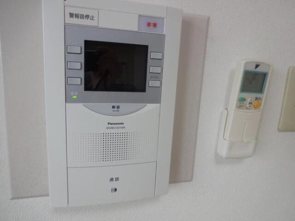 ベイ・イースト