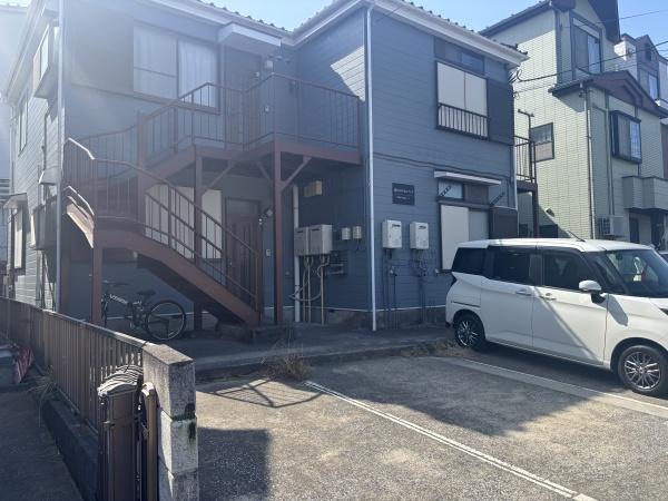 横須賀市長坂４丁目のアパート