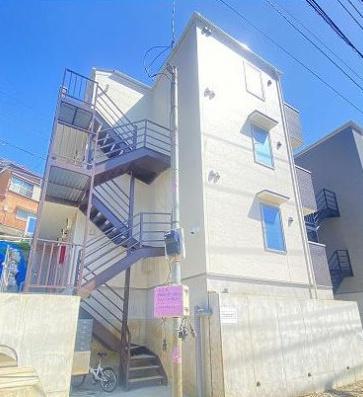 横浜市金沢区富岡東６丁目のアパート