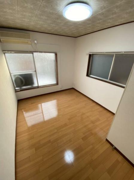 横須賀市公郷町貸家B棟