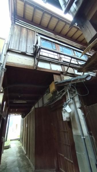 大津市長等３丁目のテラスハウス