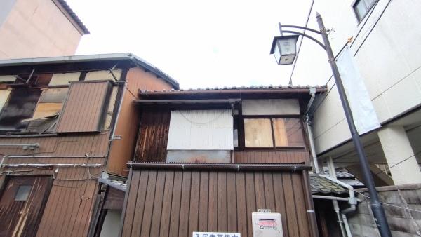 大津市長等３丁目のテラスハウス